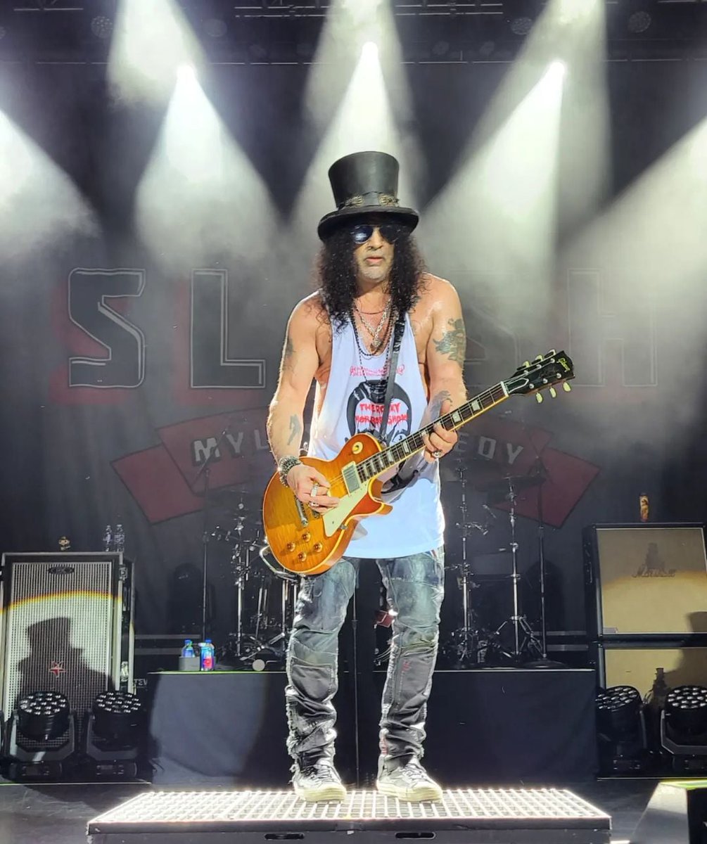 slashteamitalia's tweet image. Today 2 years ago Slash feat. Myles Kennedy &amp;amp; The Conspirators in #silverspring MD #slash #gunsnroses #velvetrevolver #snakepit #myleskennedy @slash #slashfeatmyleskennedyandtheconspirators #conspirators📸 titosvodkaa