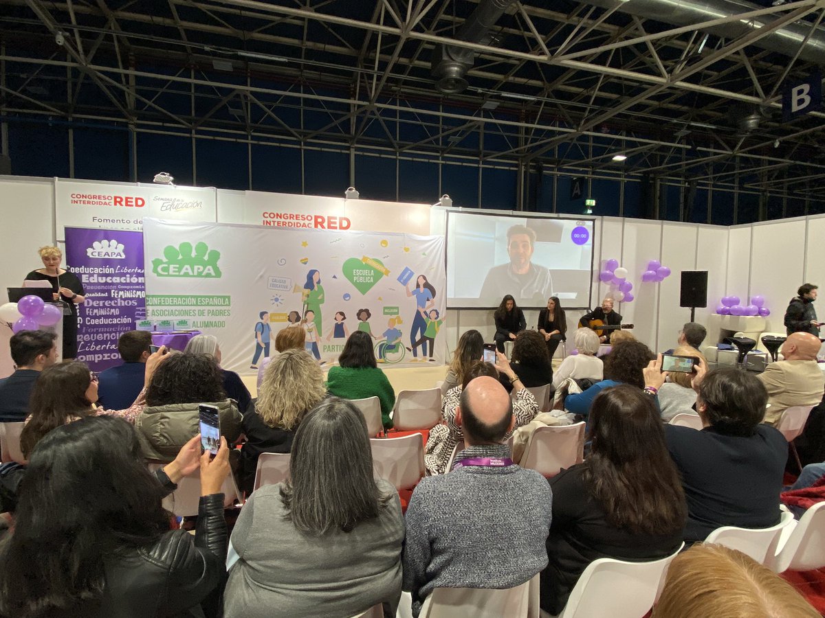 ceapa_oficial's tweet photo. ¡Todavía nos dura la emoción de todo lo vivido ayer en los #PremiosCEAPA2024!☺️ Fue una tarde increíble con ejemplos de personas maravillosas que nos acompañan en nuestro compromiso por la defensa de la escuela pública. ¡Gracias a todos y todas! 👏👏 https://t.co/lnxz48aheI