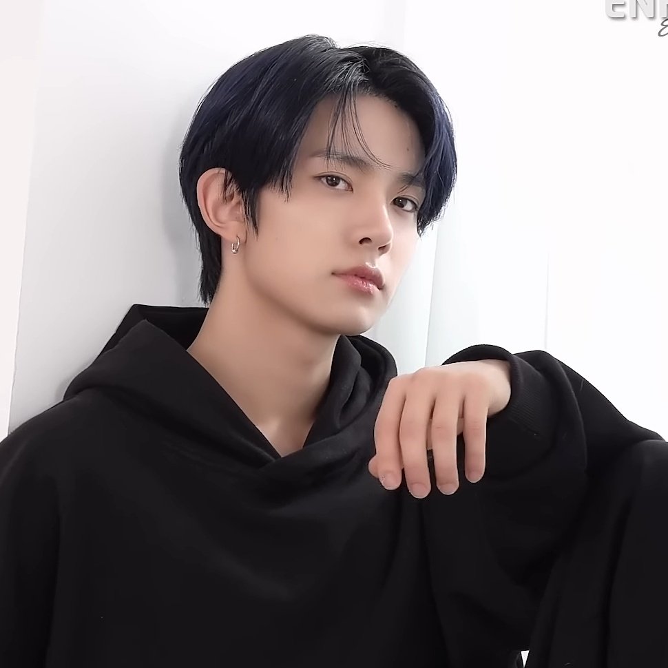 heeseung archive tweet media