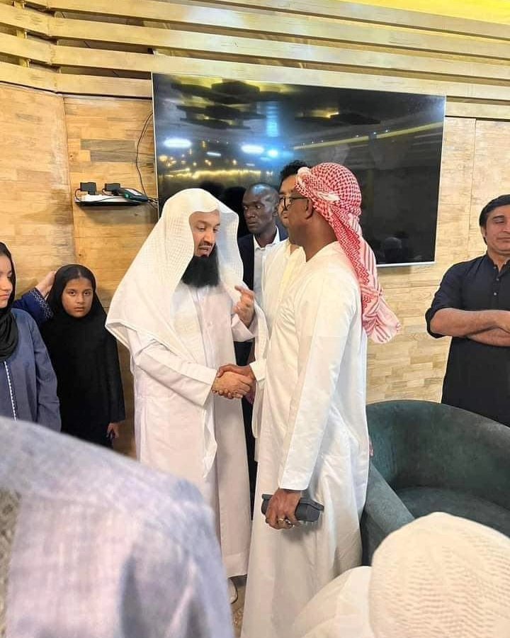 MBU's tweet photo. Give Frank Gashumba a moslem name 👳🏾‍♀️ https://t.co/noAIaCtgi8