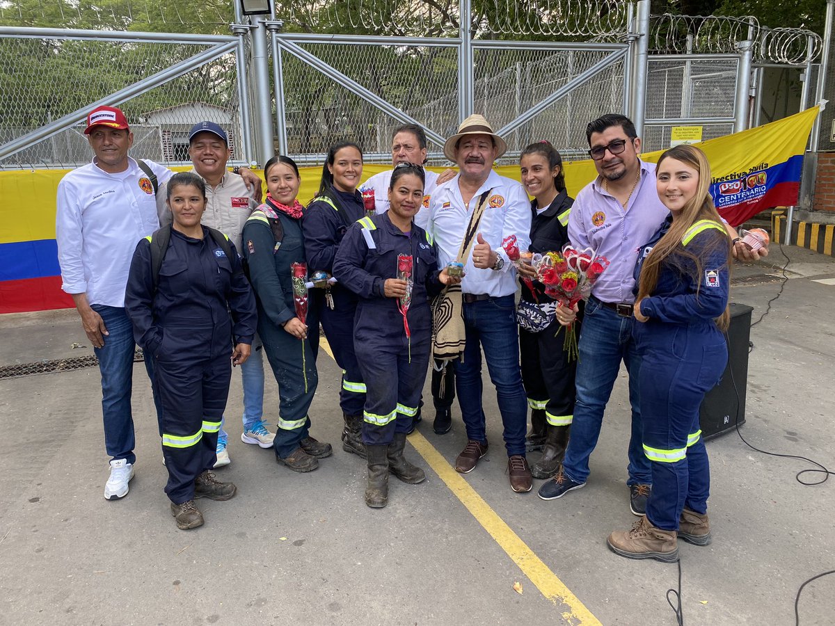 Reconocimiento a las mujeres USO, con ellas por la defensa de Ecopetrol, la industria petrolera. Necesitamos explorar, produccir y refinar petroleo; departamentos, municipios y comunidades necesita vivir, recursos, empleo y la industria petrolera ha sido y es la que nos a servido