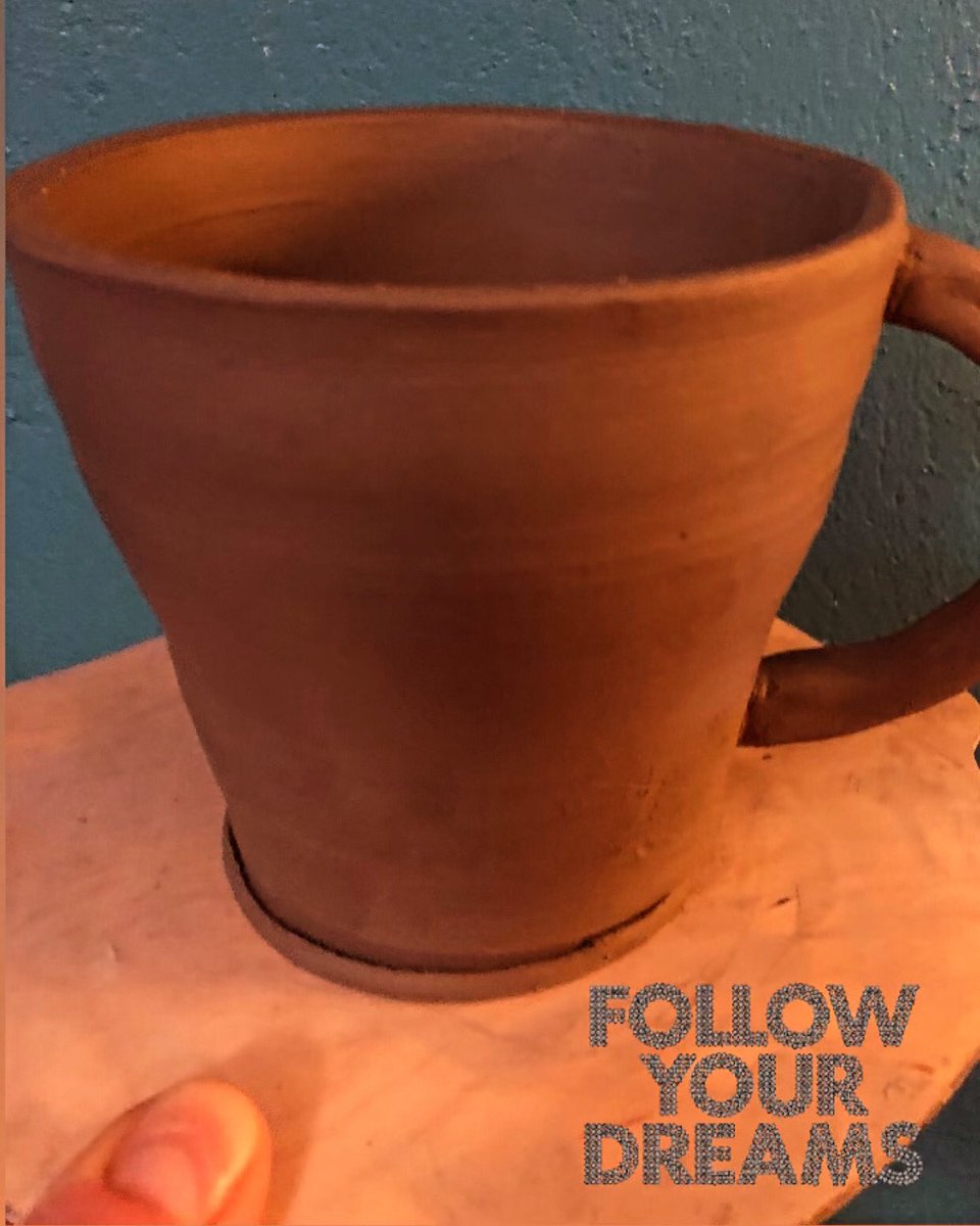 CherrydidiUK's tweet photo. Mrs H is loving this journey.
Practice makes perfect - she needs more practice.
#learningsomethingnew #pottery #throwingpots #makingtimeforme @zakthecolliedog https://t.co/BhWl1PZCsq