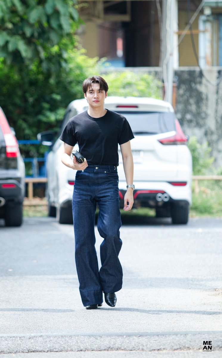 4MEANfc's tweet photo. โอ้โหหห น้องมีนเดินหล่อออร่ามาแต่ไกลเล้ยยย หล่อมากค้าบบ หล่อสุดๆไปเลยย💙

#MeanPlanBDProject #UltimateTroop
#MeanPhiravich #MeanTro https://t.co/huRn0rKvpk