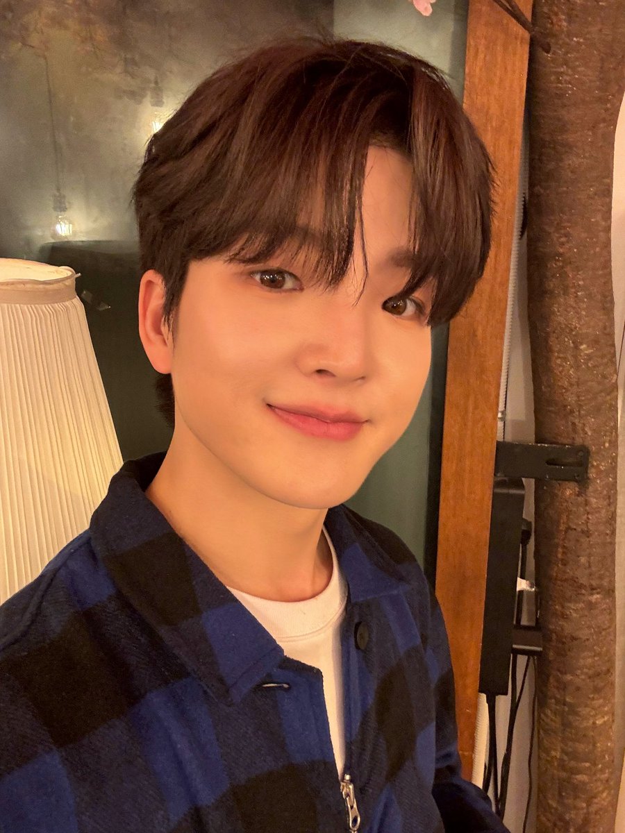 Band_W24hours's tweet photo. [W24] 20240309 24/7 BLUE

[#Howon] 6년 함께 해주셔서 감사해여 EVERY 💜 W24
[#Jonggil] 오늘도 재밌었지요?! Navy때 또 만나요 고마워 ❤️
[#Yunsoo] 라라라 라라 라라라 널 좋아 한다고~~
60주년도 가치하장

#w24 #247Concert #BLUE #seoul #Club_Onair
#클럽온에어 https://t.co/d2aRafdzXU