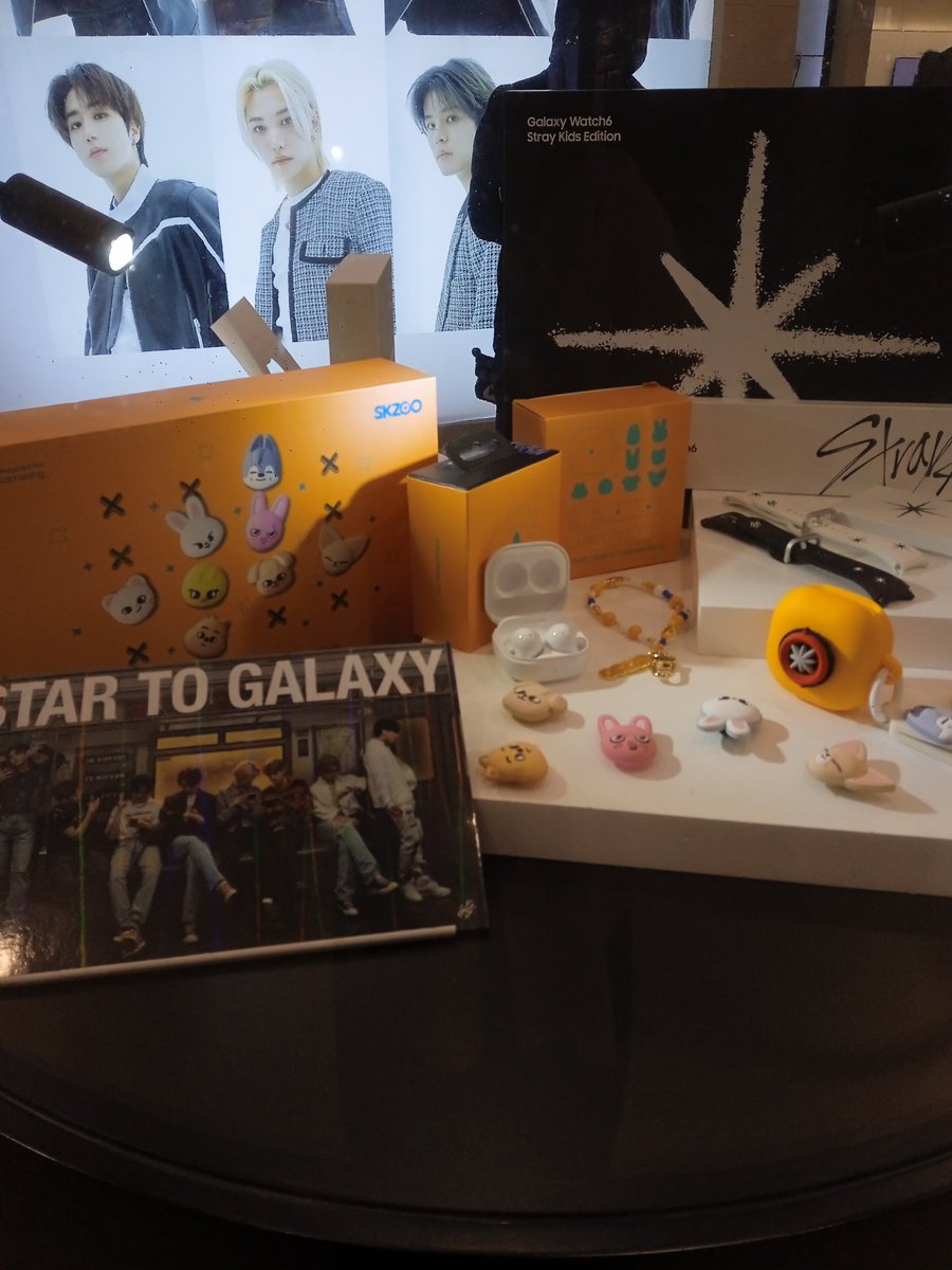 liciebok's tweet photo. @slbsstudio 

#SLBS #SLBSStudio #StrayKids #SKZ #ExpressImpress #SLBSJakarta #SamsungExperienceStore https://t.co/bVXpCAxKH8