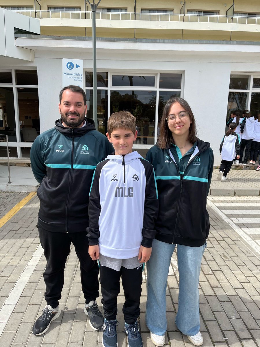 EBGMALAGA's tweet photo. ¡Este fin de semana ha vuelto a Benahavís la #FiestaPremini2024 ! @aytodebenahavis 

Tenemos como seleccionadores a nuestros entrenadores Luis y Elena y en la categoría masculina a nuestro campeón Luis Claros 

¡A pasarlo bien!👏🏼 

@FAB_Andaluza 
#Valorcesto
#somosEBG🧡💚 https://t.co/k41RCCiqS1