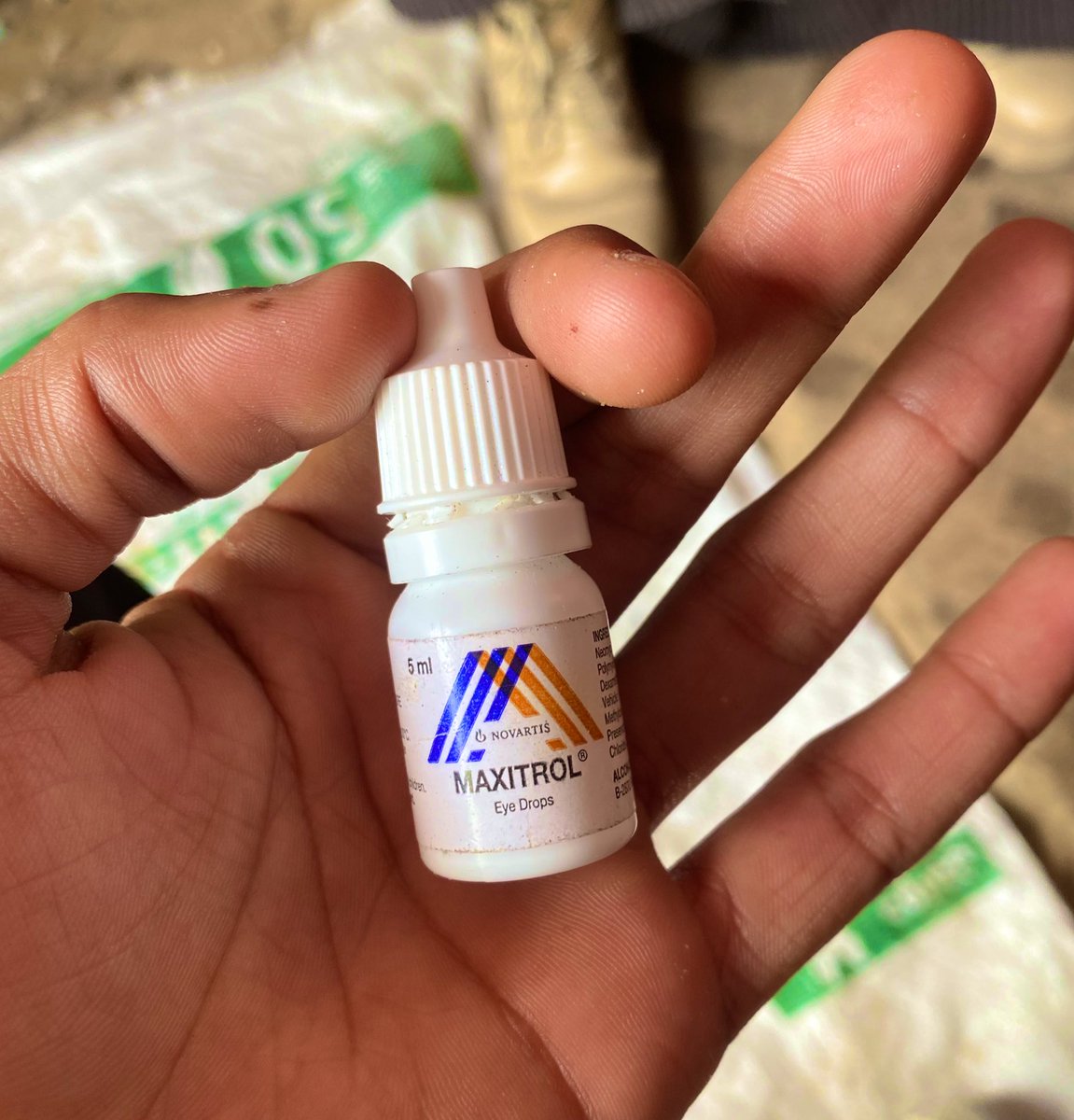 يخوان ضروري جداً جداً 

مطلوب هاي " القطرة " لطفلة بتعاني من انفصال في الشبكية ، لازم نوفره اليوم ضروري جداً .