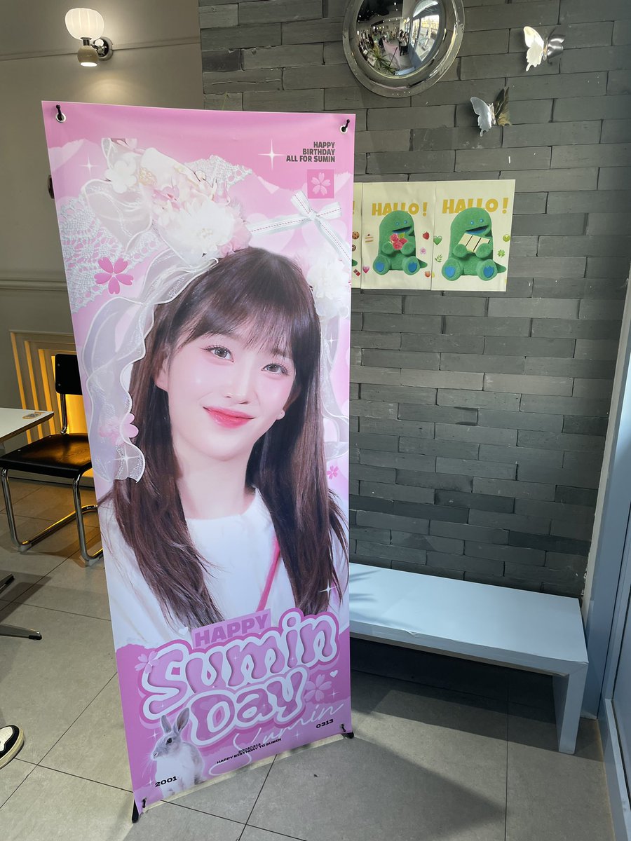 CHINASuminbar's tweet photo. Sumin Birthday Cafe in ShangHai

#STAYC 
#수민
#HAPPYSUMINDAY https://t.co/MOQ0vMPKcz