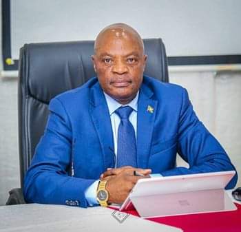 KUF_ASBL's tweet photo. 10.Muri rusangi,abo bakozi basaba guhembwa amafranga y'ayo mezi 4 baheraniwe.Bagasaba @GeneralNeva kubafasha bahabwe amasezerano y'akazi kuko imyaka 3 yose iheze bakorera leta.Basaba ko ayo manyanga ariko akorwa mur'ubwo buhinga bwa #GDAF yohagarikwa.
@BurundiGov
@MininterInfosBi https://t.co/pk50AyQMmX