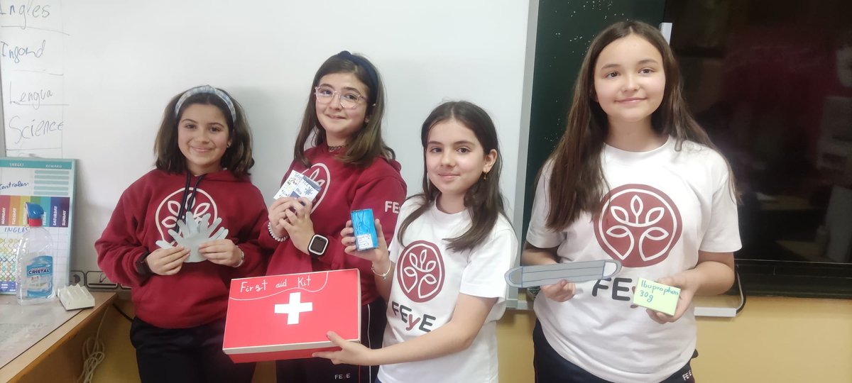 sjc_feye's tweet image. Fifth grade students make their own first aid kit to finish the Science project about Health Habits and First Aid. 🚑 #HealthHabits #FirstAid #ScienceProject #escucha @feye_enred