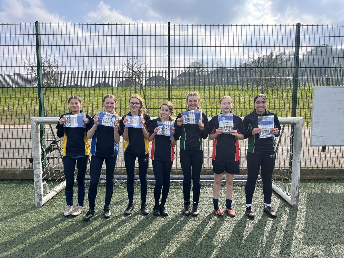MrsBillinghamPE's tweet photo. Over 100 @SummerhillSch students playing in the ‘Biggest Ever Football Session’ initiative. Great to be part of campaigns encouraging girls into sport! @PE_Summerhill #biggesteverfootballsession #thisgirlcan https://t.co/PzLGDeRd1k
