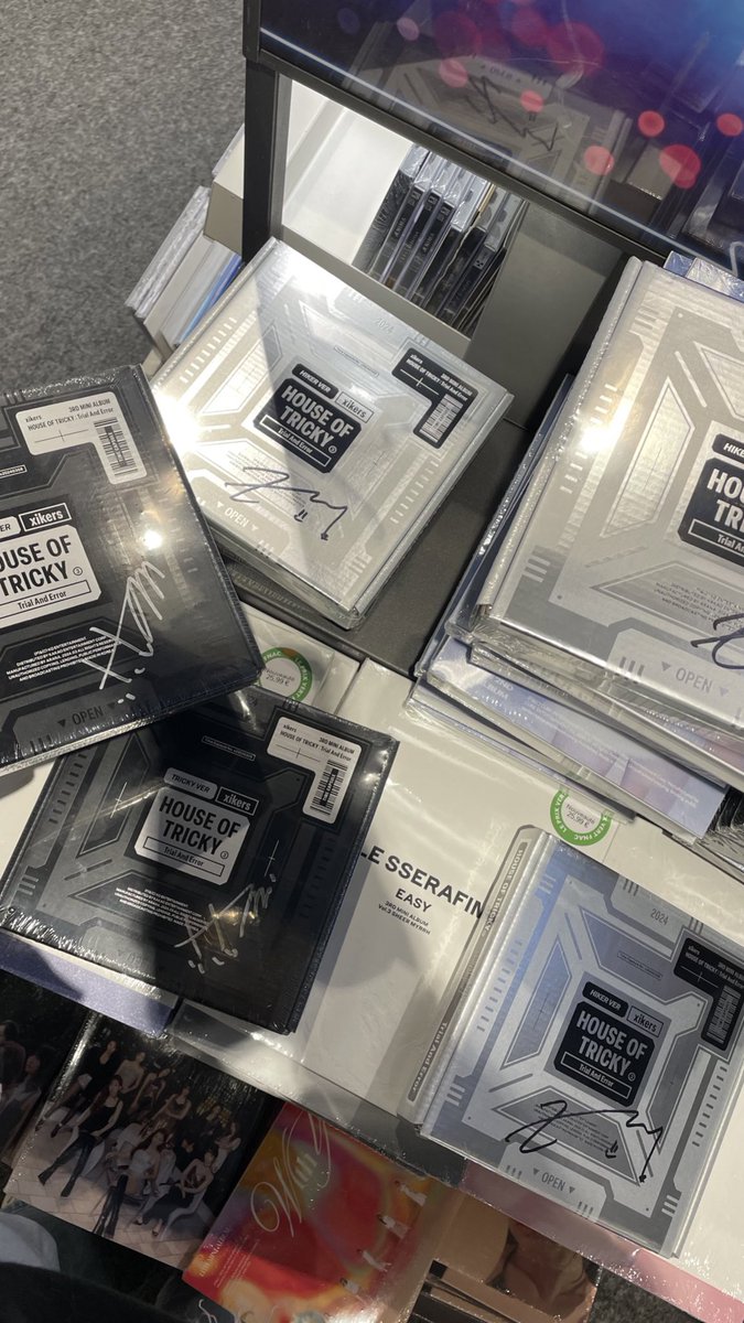 Easyvador's tweet photo. ✨Infos ✨

Des albums signés @xikers_official dispo à la Fnac de Lille ! https://t.co/TivmhyYsKx