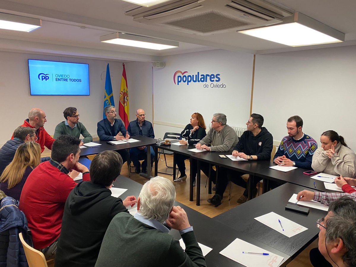 🔵 Reunión y primera toma de contacto de los miembros del <a href="/PP_Ovd/">PP Oviedo</a> en las Comisiones de Estudio del <a href="/PP_Asturias/">PP de Asturias</a>.

Nos sumamos a los equipos de trabajo para aportar ideas desde nuestra experiencia profesional y académica para construir un proyecto sólido y ganador.

¡EQUIPO! 💪