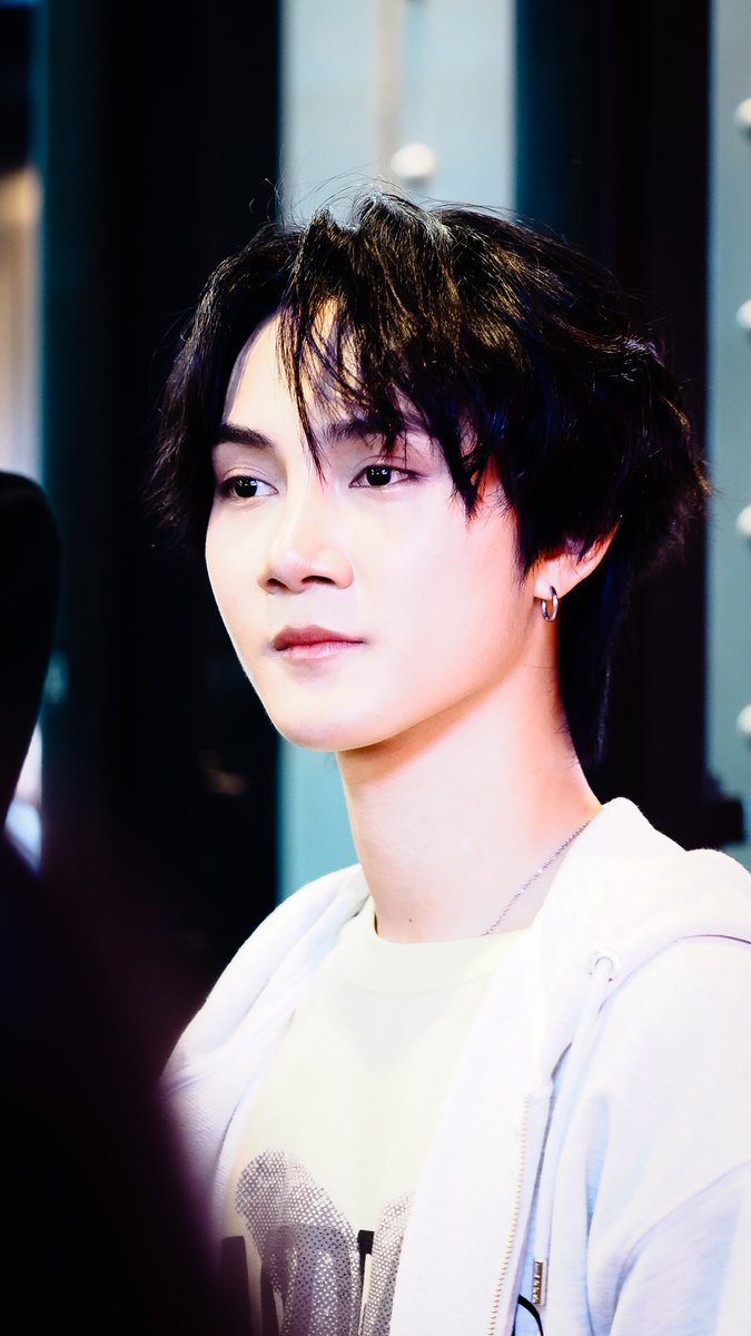 KKlomdee's tweet photo. คือหล่อมาก แบบมากๆอะแบบบมาก https://t.co/KiKW2E3E0G