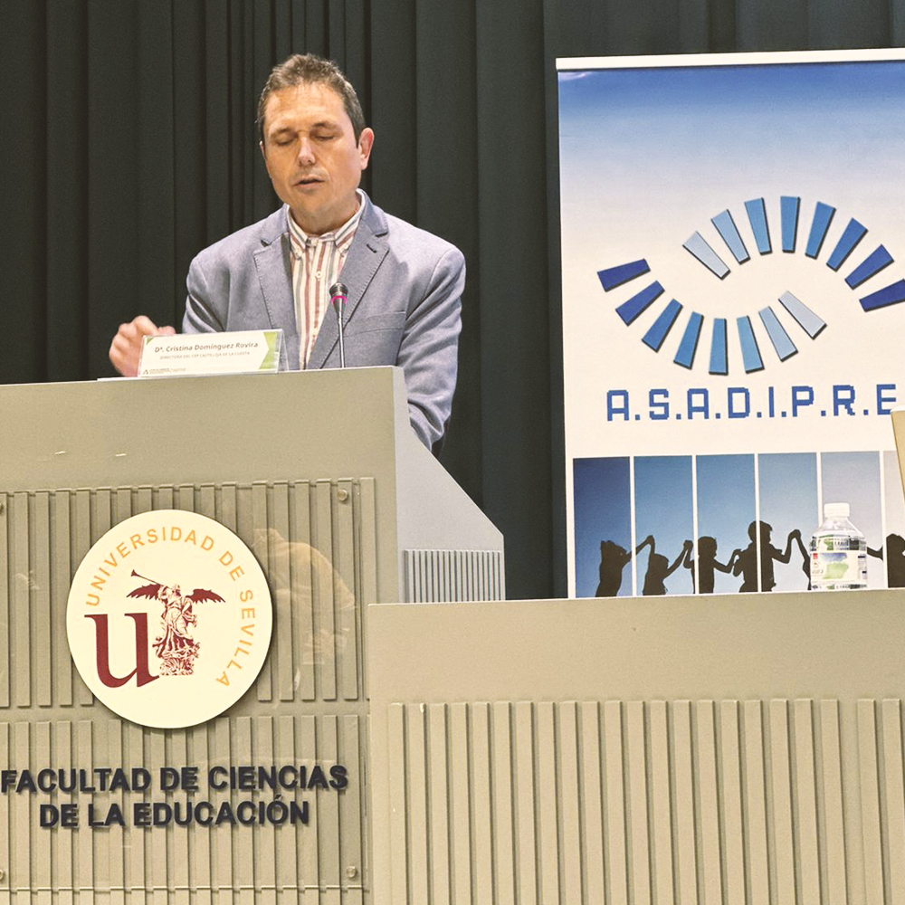 asadipre's tweet photo. Ayer se clausuraron las Jornadas de Formación de ASADIPRE de la provincia de Sevilla bajo el lema “La Dirección del futuro: La Dirección de la Escuela Pública” Formación muy necesaria en estos tiempos de constantes desafíos en el ámbito educativo de la escuela pública. 
#Asadipre https://t.co/tGiiOzD0JE