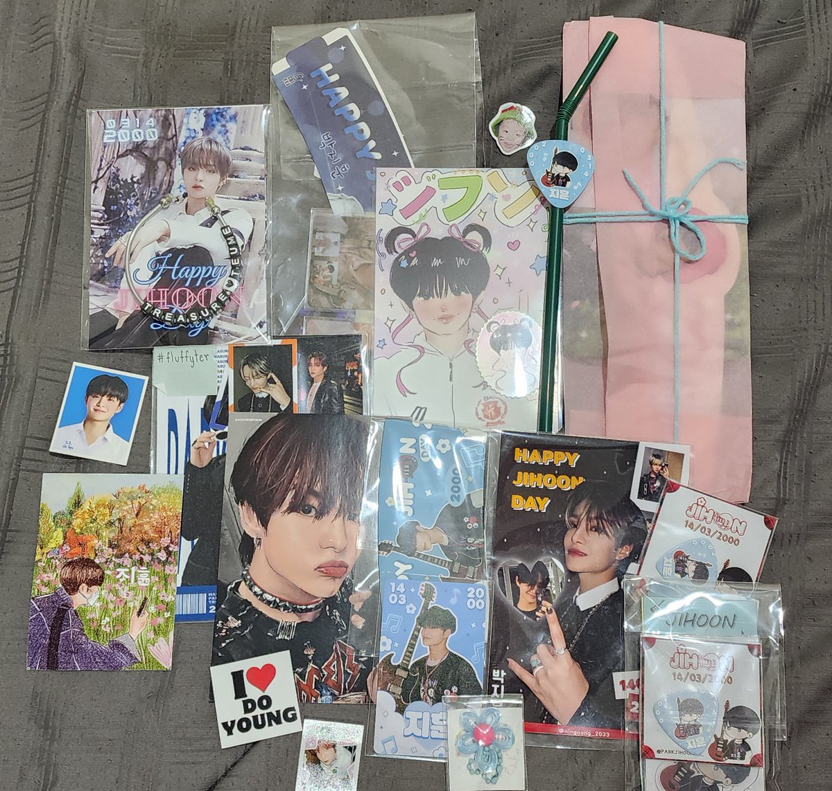 ขอบคุณ Giftaway ของทุกคนมากๆเลยน้า >///<

#BlossomofsmilewithPJH
#JIHOON24thForevershine