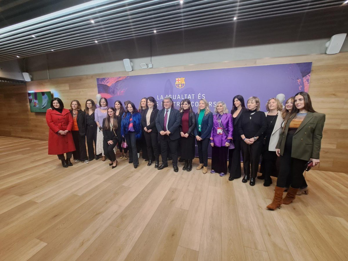 Ahir vaig tenir l’oportunitat de participar de la celebració del #8M2024 amb el <a href="/FCBarcelona_cat/">FC Barcelona</a> envoltada de grans dones. Menció especial per l’ <a href="/Fortelena/">Elena Fort 💜 💙❤️</a>, directiva del club i a totes les nenes, noies i dones del <a href="/FCBfemeni/">FC Barcelona Femení</a> ❤️💜💙💜