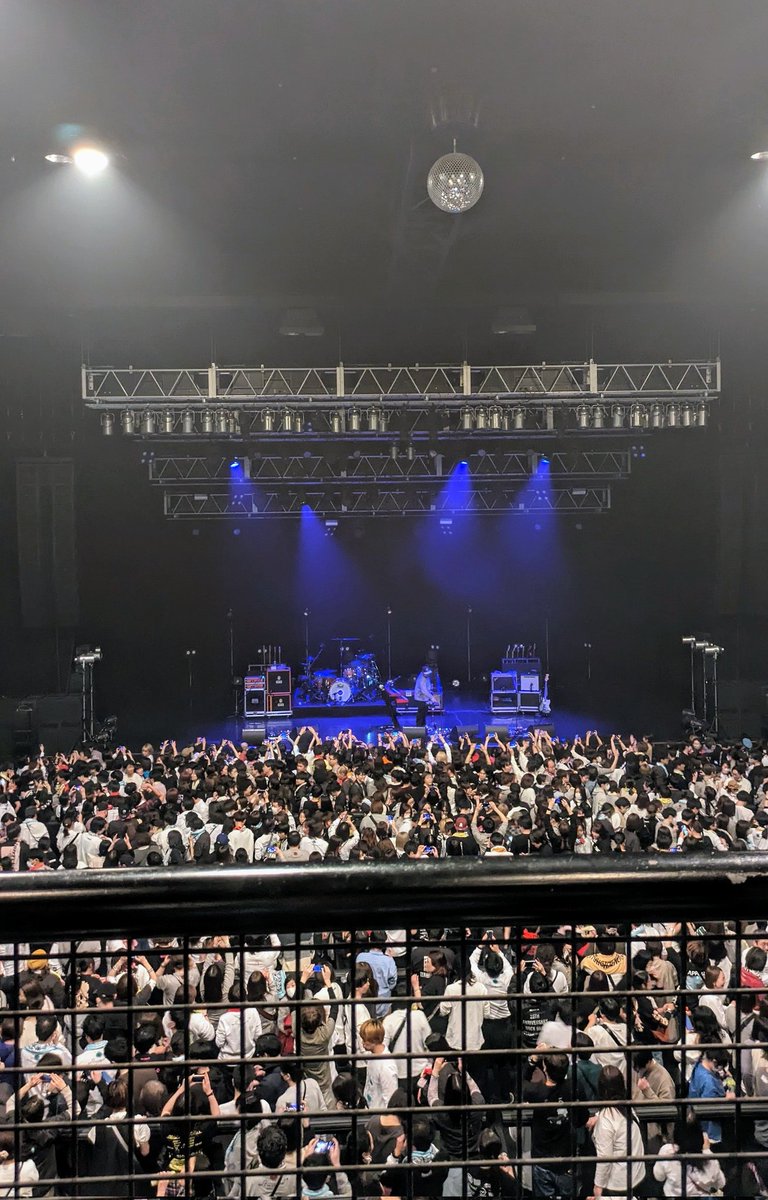 pokepoke88's tweet photo. ライブ終了‼️
お初のZeep Diver Cityは、
2階席で、ゆったりと観れたぁ。
めっちゃめっちゃ楽しかったぁ~👍
8/12(月㊗️)のテナマニ行きたいなぁ。
#ストレイテナー
#SilverLiningTour #ZeepDiverCity https://t.co/Lw97HXRTBf