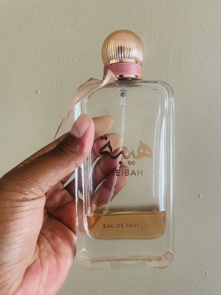 AnnetteSkosana's tweet photo. My dose of happiness is almost finished 🥲🧚🏽‍♂️

This scent is a 10/10 I love it so much. I once got into an Uber wearing this and the driver couldn’t help but compliment me 😂🥰❤️ please view my full catalogue on my pinned tweet. Please WhatsApp me or DM me for orders 0767417067 #GirlTalkZa @2022AFRICA