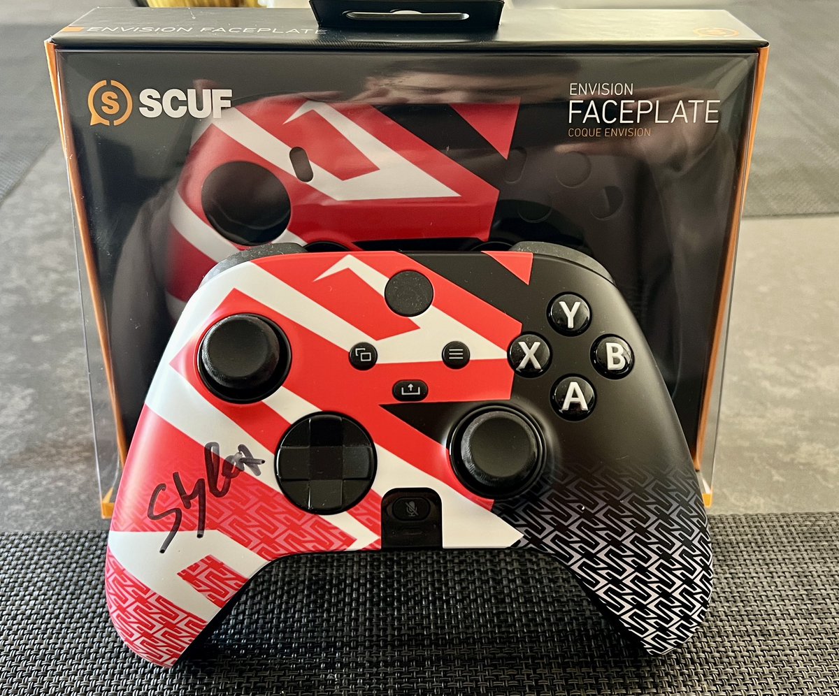 Meine Faceplates sind nun auch separat erhältlich! Ich verlose daher 2 SCUF Faceplates inkl. Controller in meinem Design (Instinct &amp; Envision) 

👉 <a href="/SCUFGermany/">SCUF Deutschland</a> &amp; <a href="/STYLERZ97/">Chris</a> folgen 
👉 Liken und retweeten
👉 Auf scuf.co/Stylerz Screenshot einer Faceplate machen und posten