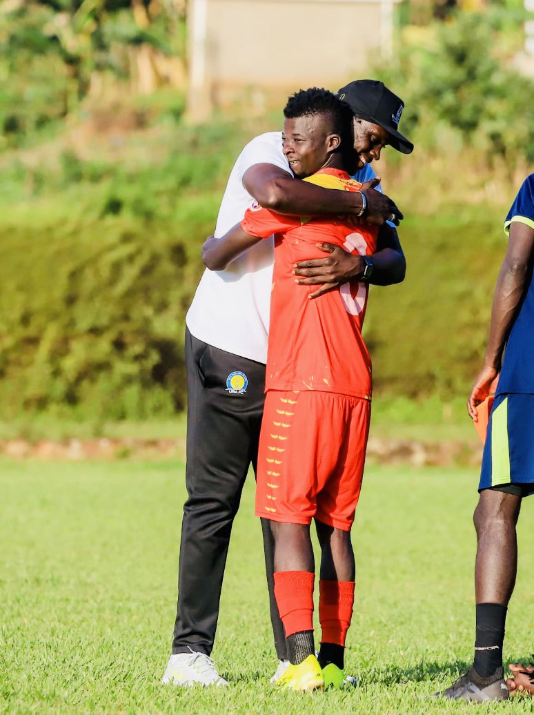 This special warm hug from the legend of football King OBUA! Thank you King ⚽️❤️🐯