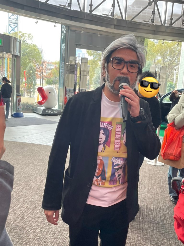 Norakaochi's tweet photo. 今日さ、たまたま寄ってみた関テレで、モノマネ芸人の ホリさんのステージ見た〜
リアル「ちょ、まてよぉ」見た〜w
「ト○タのイベントステージに、キムタクのモノマネでいいのか、やっちゃえ!って言うてたのが笑った😂」載せていいよって言うてはった写真。
#Cwalks https://t.co/fP5JqnTTuL