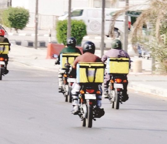 mohammed_oden's tweet photo. اخطر مخلوق على وجه الارض 

منتشر بشدة في شوارع الرياض، فتاك وعنده قدرة يدمر حياتك ومستقبلك 
حركاته غير متوقعة وطريقة تفكيره مجهولة ويستهدفك بشكل مفاجئ 

هجماته 
الالتفاف المفاجئ
او الخروج لشارع بدون انوار 

نصيحة لا شفته وقف بعيد جدا لانك مستحيل تنحاش منه https://t.co/VTPy98KcMw
