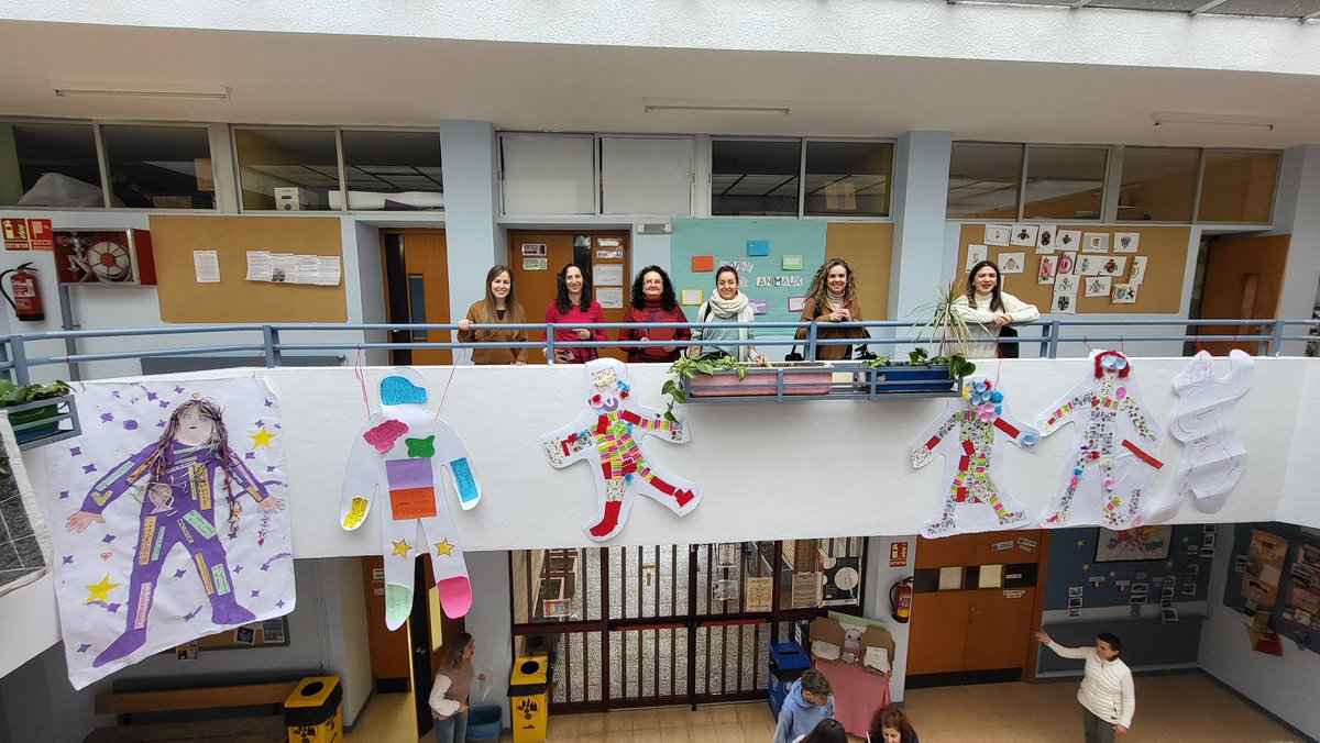 p_cajal's tweet photo. 8M. Siluetas por la igualdad
Junto a nuestros compañeros de Murcia
@IesAlcantara 
@p_cajal https://t.co/n2O9HIPtUp