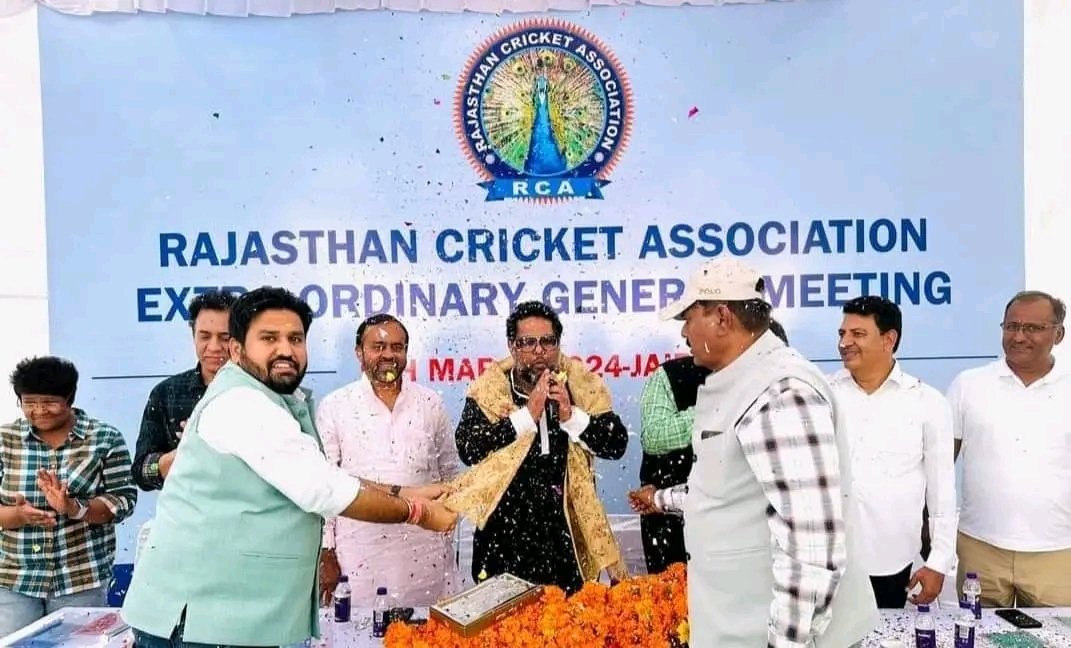 Rajujoshi_'s tweet photo. ललित मोदी के बाद नागौर से दूसरा अध्यक्ष पद संभालने वाले व्यक्ति धनंजय सिंह खींवसर को राजस्थान क्रिकेट एसोसिएशन का अध्यक्ष बनने पर बहुत-बहुत बधाई राजेंद्र सिंह जी नांदू भाई साहब को भी हार्दिक बधाई  (the king maker of Rajasthan cricket)#rajasthancricketassociation #RajasthanWithFir https://t.co/qpSC3k6Kia