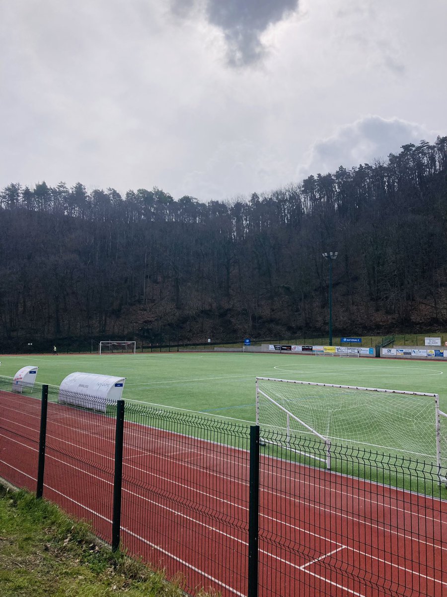 saverio0677's tweet photo. Jour de match dans un cadre atypique pour l’@ASCannes1902 en déplacement chez le @FC_Chamalieres pour le compte de la J18 de #National2. #FFF #ascannes https://t.co/MtKuBr4sSG