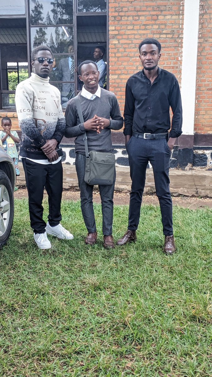 Coach_meneli11's tweet photo. With ma brothers https://t.co/CNMvd7WGIE