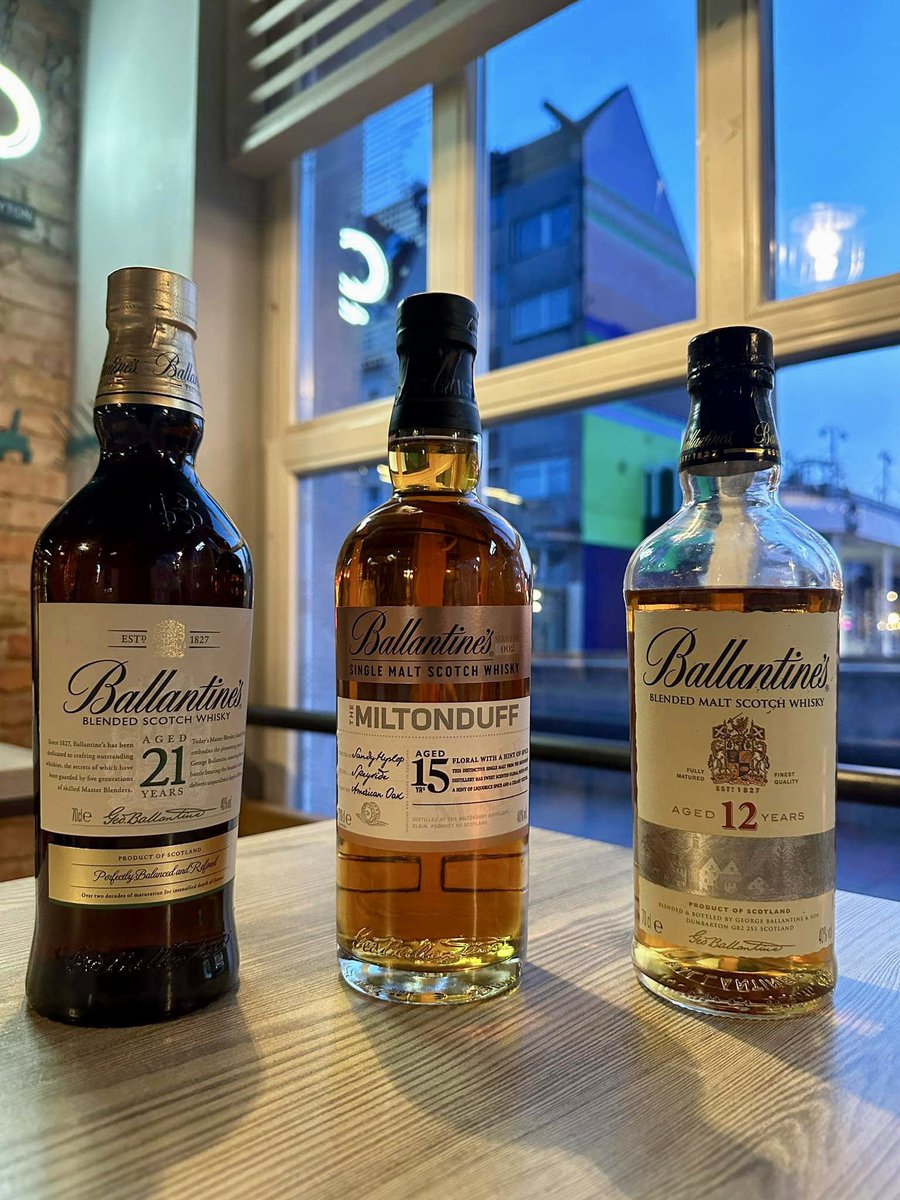 DomWhiskyJG's tweet photo. Menu degustacyjne (3x20ml):
* Jastrzębia Góra zestaw #Glencadam 10yo, 14yo, 18yo w cenie 95 zł.
* Sopot zestaw #Ballantines 12yo, 15yo, 21yo w cenie 55 zł.
* Warszawa zestaw #Jameson Lively, Bold i Round w cenie 60 zł
#whiskybar #tastingset #sopot #grunwaldzka1 https://t.co/rynxorBeRc