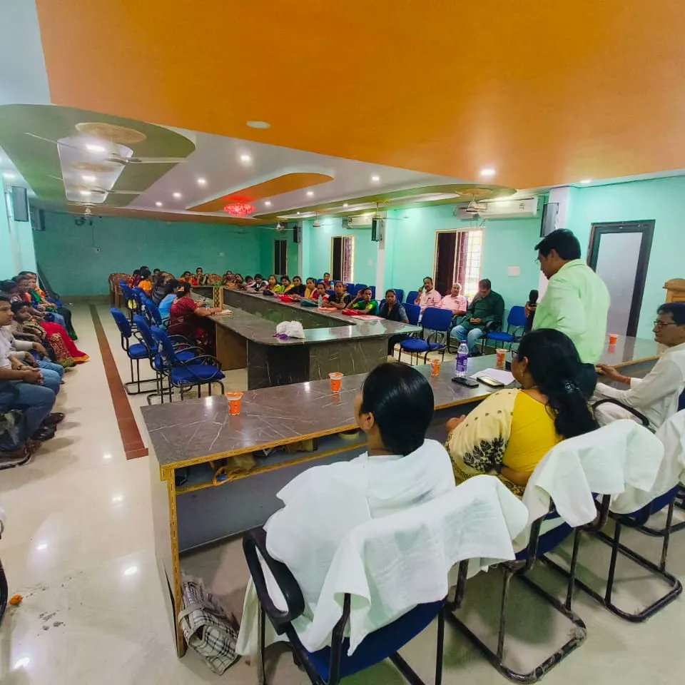 International Women's day celebration at Kashinagar Block Conference hall in the chairmanship of Sri Dambrudhar Mallick BDO Kasinagar,All OLM ,Mission Shakti officials, CSSs are present during the meeting. @CDO_ZP_GJP @DM_Gajapati @PRDeptOdisha @CMO_Odisha @MoSarkar5T