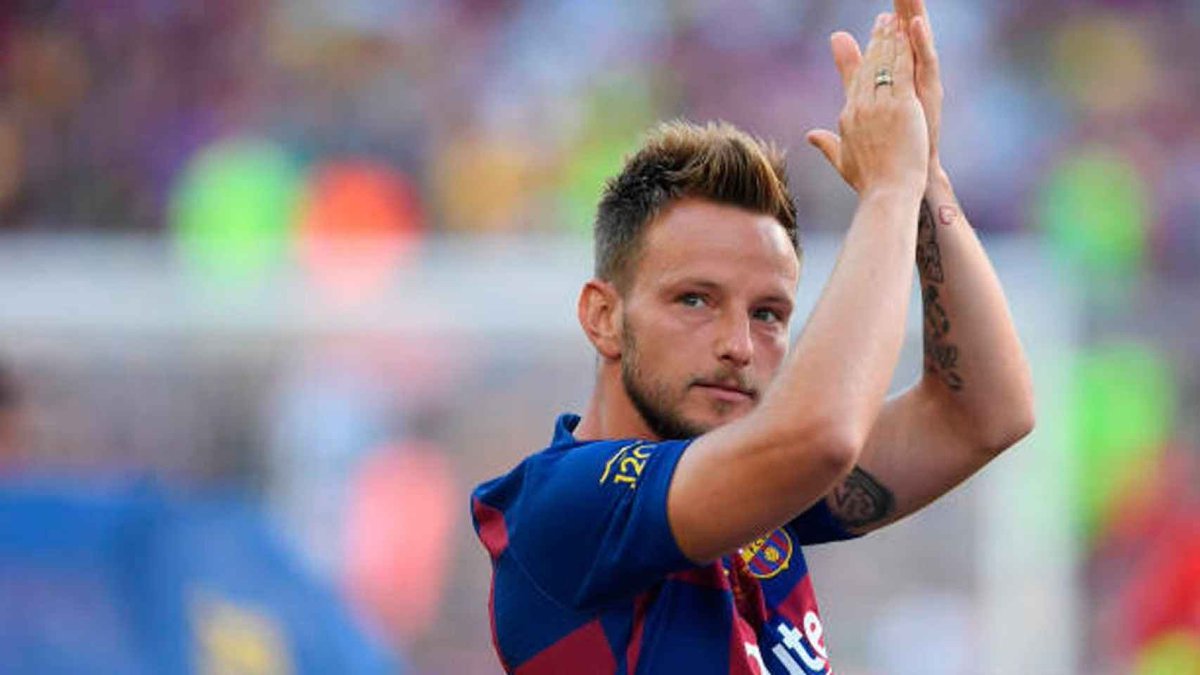 Somhiseremfcb's tweet photo. 🗣️Rakitic: “El Barça ha sido mi casa durante 6 años, los sigo mucho y Verles sufrir me duele. Xavi es el que mejor entiende el fútbol entre nosotros, espero que pueda cambiar las cosas, sobre todo con los resultados que no son tan desastrosos como se podría creer. Está el entorno, pero también la situación económica. Espero que el Barça pueda volver a brillar".