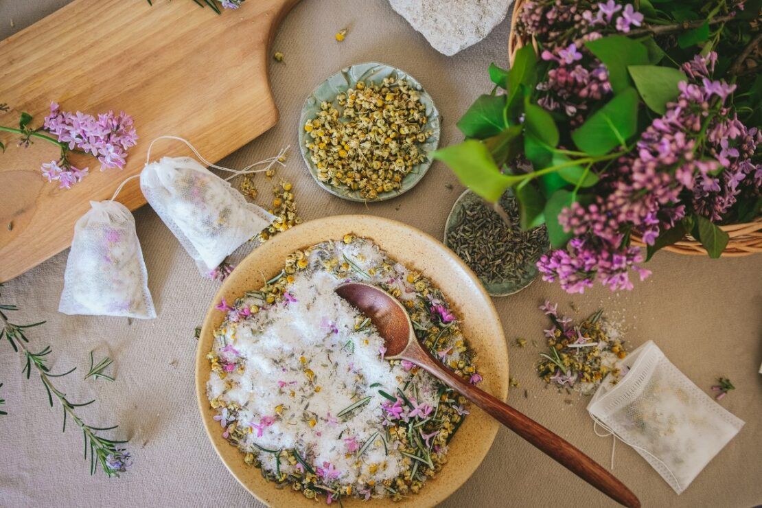 CreativeTeachi5's tweet image. 🌿 Attention all skincare enthusiasts and budding entrepreneurs! From Thursday, March 7th to Saturday, March 16th, join us at Herbal Academy for our Emulsifiers &amp;amp; Preservatives Workshop, now available for just $29! 🎉 buff.ly/3PBMwHm #SkincareWorkshop #Emulsifiers