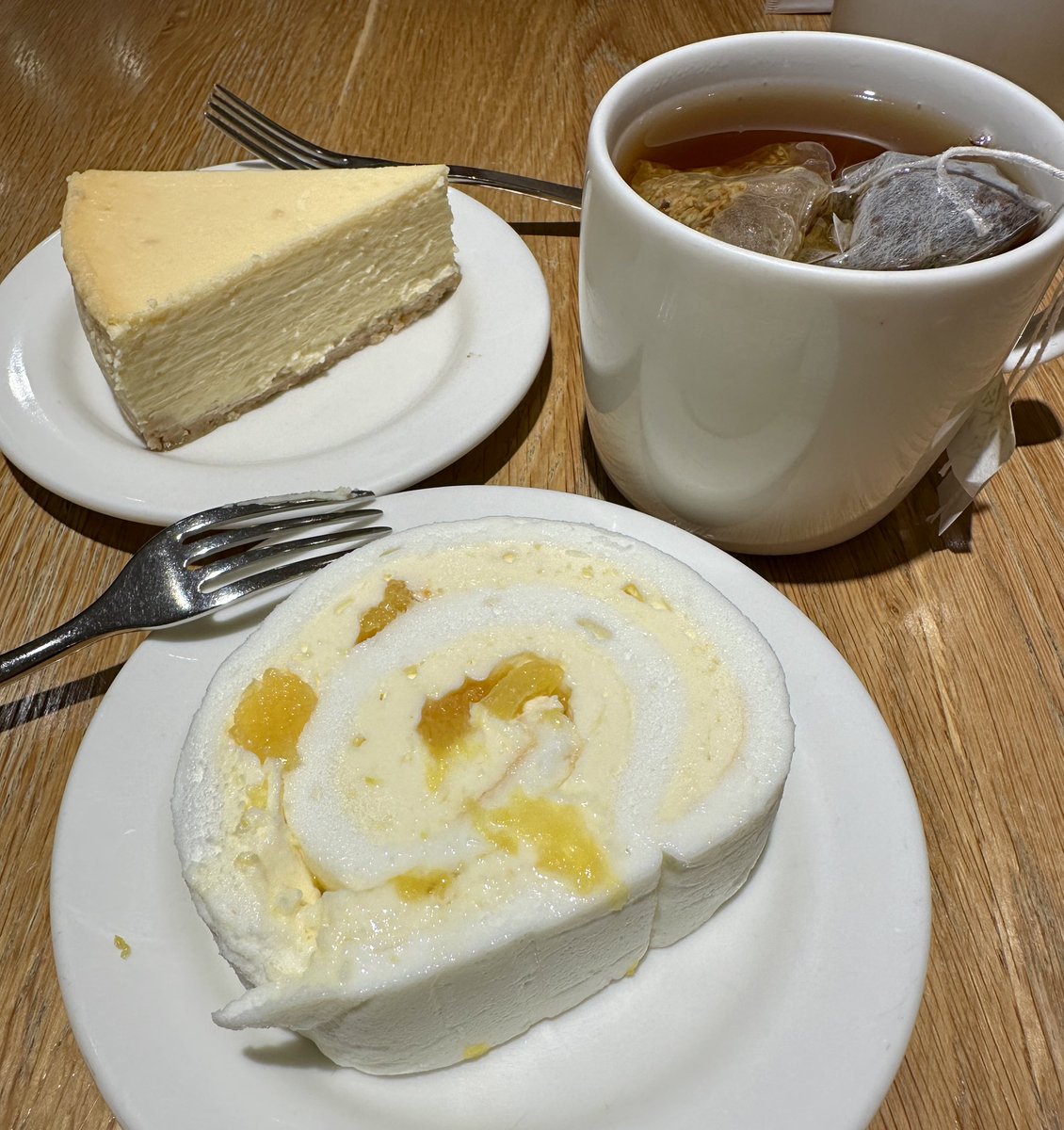 😋😋 #icecream #hongkong #mujicafe #cafe @muji_net @mujiusa #cakes #food #eat #hk #dinner #dessert