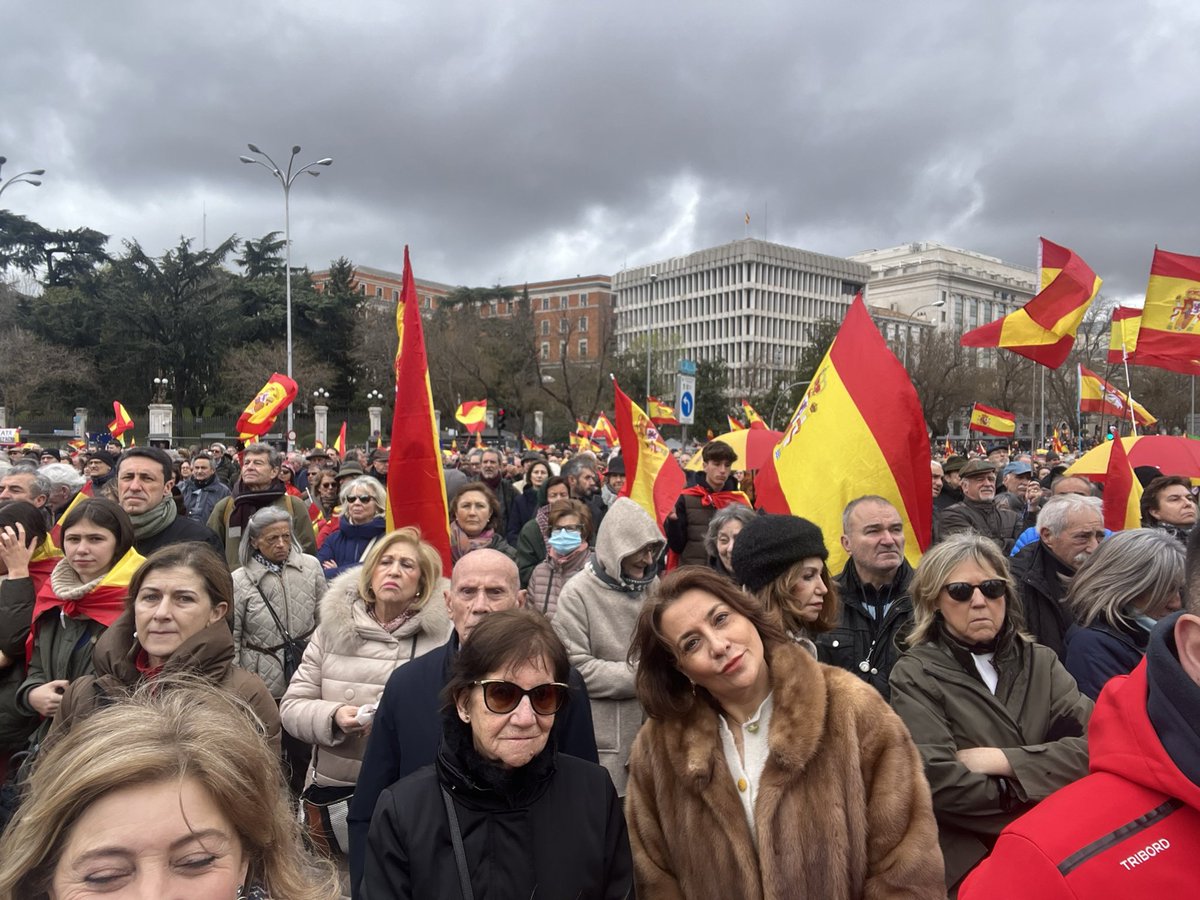 Por los derechos de TODOS los españoles, por una separación de poderes, por una democracia sin fisuras!