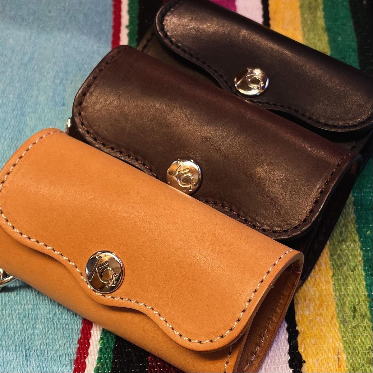 horizon_t's tweet image. New item

✴︎-KC'S-✴︎

・キーケース バンキング プレート

・カラー

・タン-ブラック-ダークブラウン

・￥4,400-(tax in)

 #kcs  #keycase  #tan  #black  #brown  #accessory  #horizon  #horizontachikawa  #tachikawa  #ケーシーズ  #キーケース🔑  #タン  #ブラック  #ブラウン