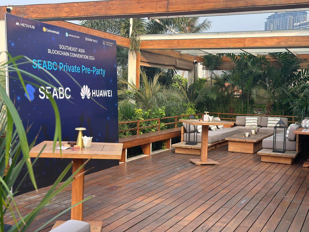 Gate's tweet photo. 🚀 Gate Web3 teams up with Huawei Cloud for an exclusive pre-party, launching SEABC 2024.
Party starting soon! Guests welcomed to a vibrant reception with photo ops and refreshments, anticipating a night of networking and celebration! 🎉🥳
#GateWeb3 #SEABC #Huawei https://t.co/nw7v6uP3JG