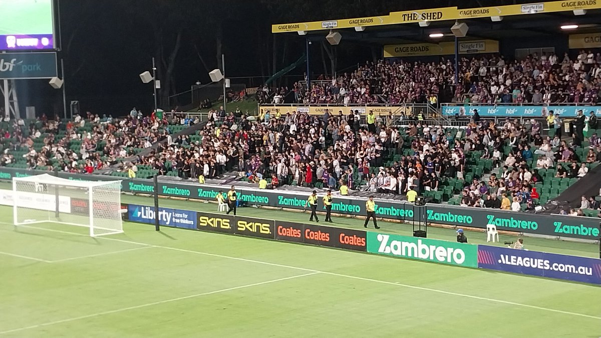 smatt1616's tweet image. A million fuckhead yellow shirt goons for no reason

#PERvNEW