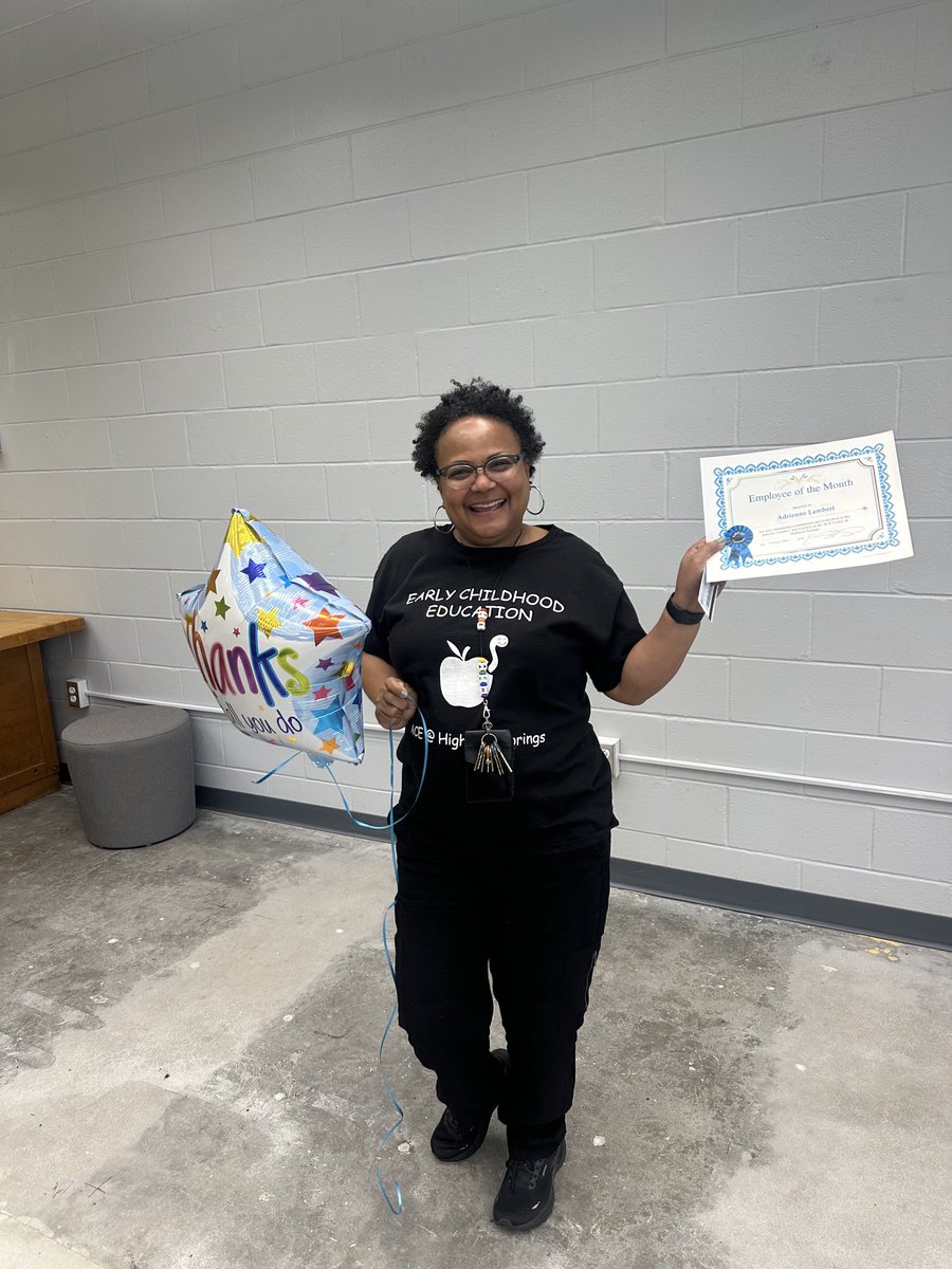 Congratulations to our ACE@HS Staff of the Month, Ms. Lambert! ⁦@MacBeaton2⁩ ⁦@HenricoCTE⁩