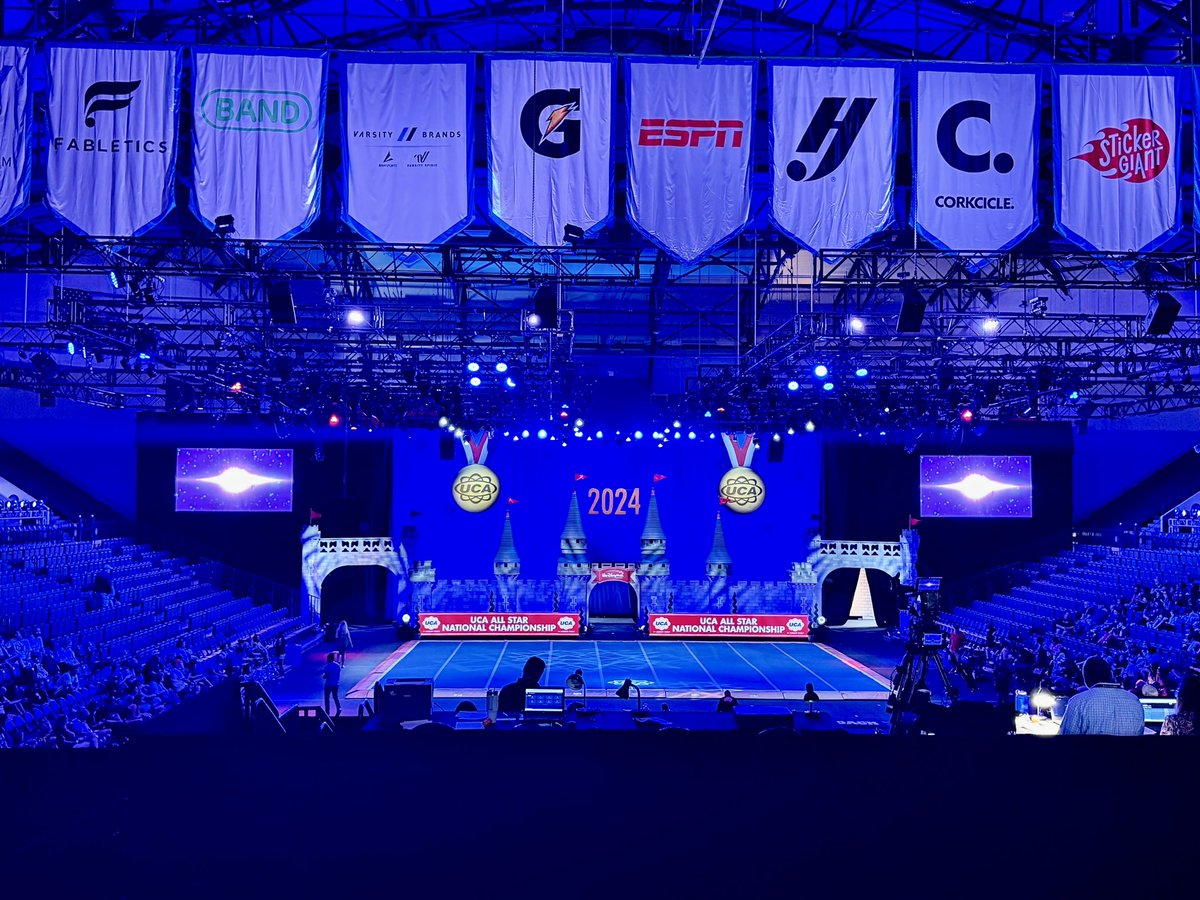 steve_burkett's tweet photo. Let’s Go Extreme All Stars!!! This is where Hannah’s team Junior 3Lite starts their climb to defending the D2 Summit Grand Champion Title! 💜🧡 #CheerTheory #UCA #UCAAllstars #D2Summit #VarsityAllStars @CheerTheory @UCAupdates @VarsityAllStar https://t.co/GiYDzKUm6c