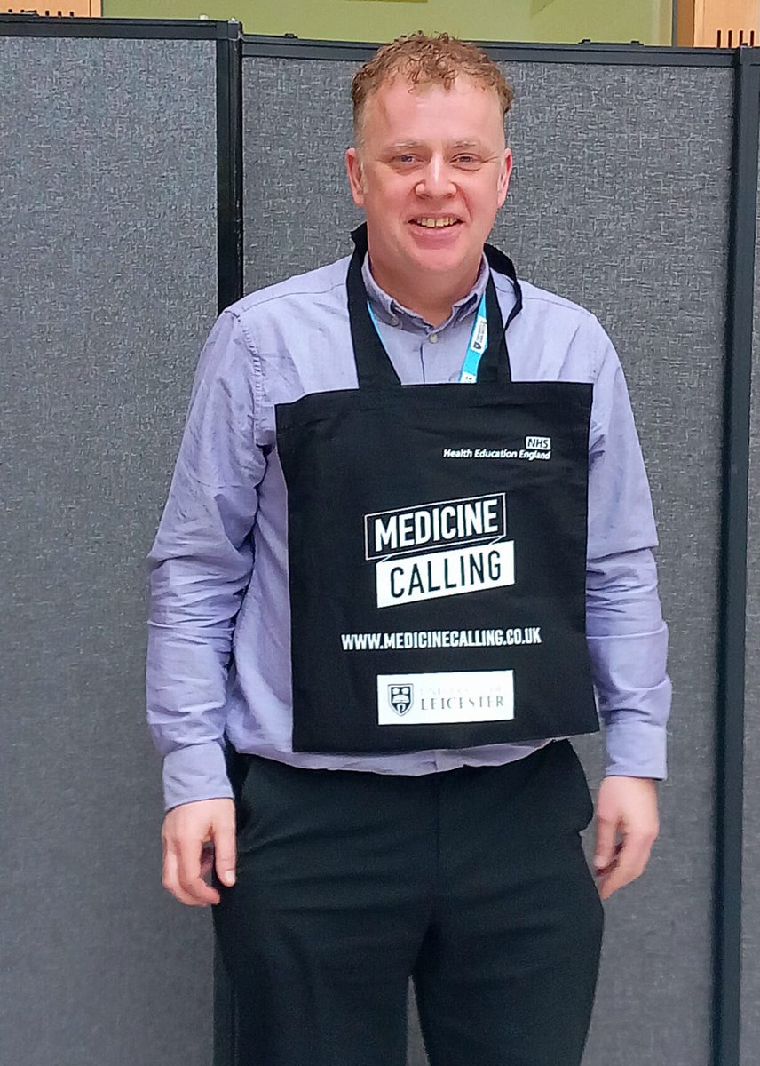 crick_michelle's tweet photo. Having fun talking with future mental health nurses @med_calling today with my co- lecturer and usual suspect Mr. Terry Simpson https://t.co/ocYOYfj3kX