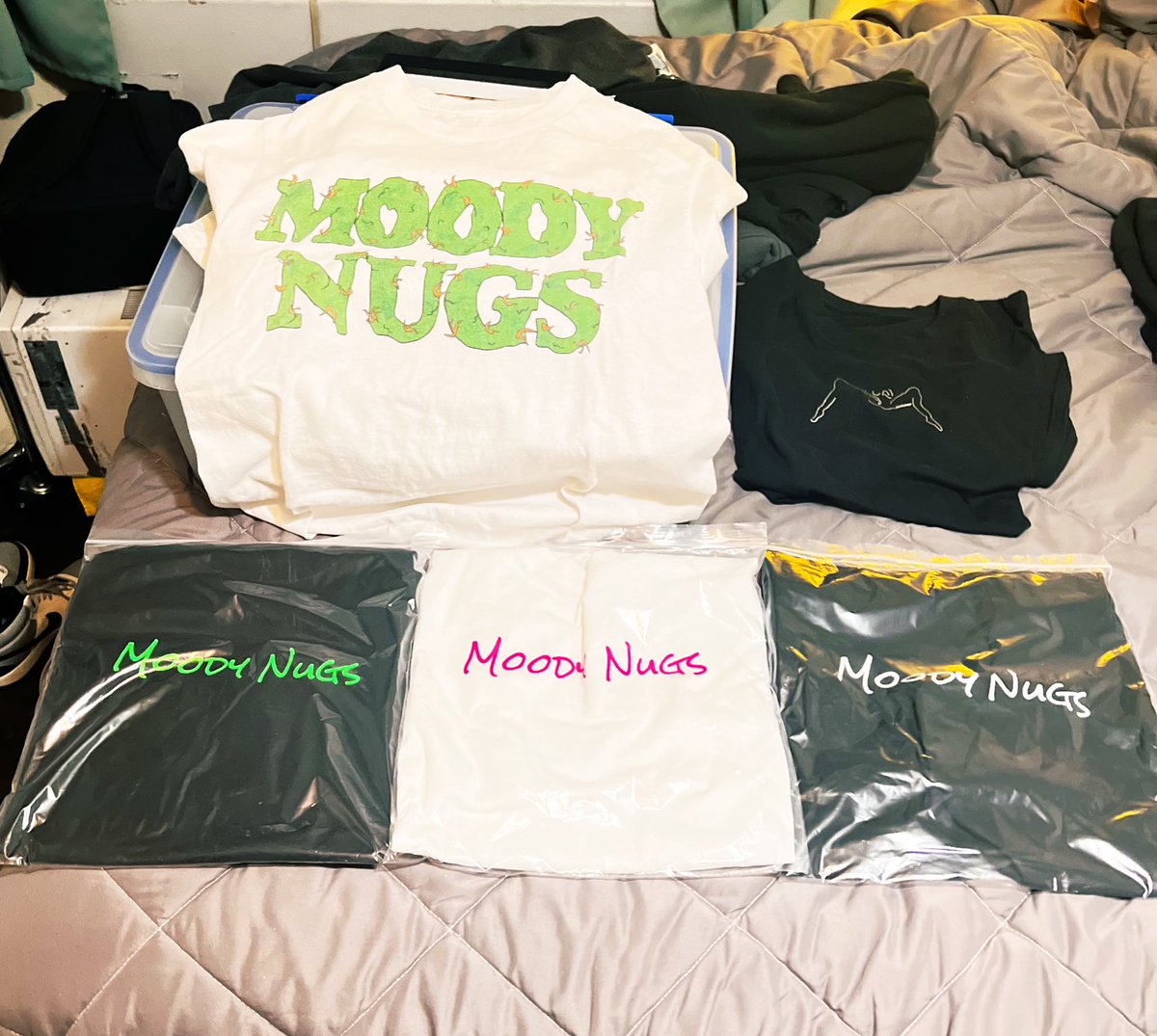 moodynugs's tweet photo. Top of the morning! Happy Saturday everyone! We don’t take breaks just micro naps &amp; back to it…💯🌎💫

#MoodyNugs #EternalSunshine #ClothingBrand #CommunityEngagement #CommunityDevelopment #apparel #SpreadLove #WakeBake https://t.co/WVQcqRPPJp