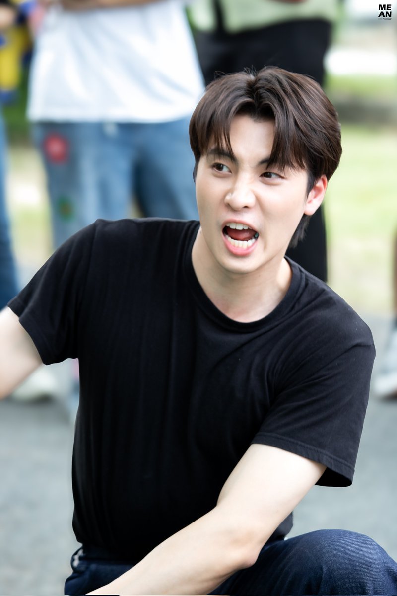4MEANfc's tweet photo. อ๊ากกกกกกก แฟนคลับทาสีสวยกว่าผมได้ไง 😲😲

#MeanPlanBDProject #UltimateTroop
#MeanPhiravich 
#MeanTro https://t.co/S2o9L6TDO4