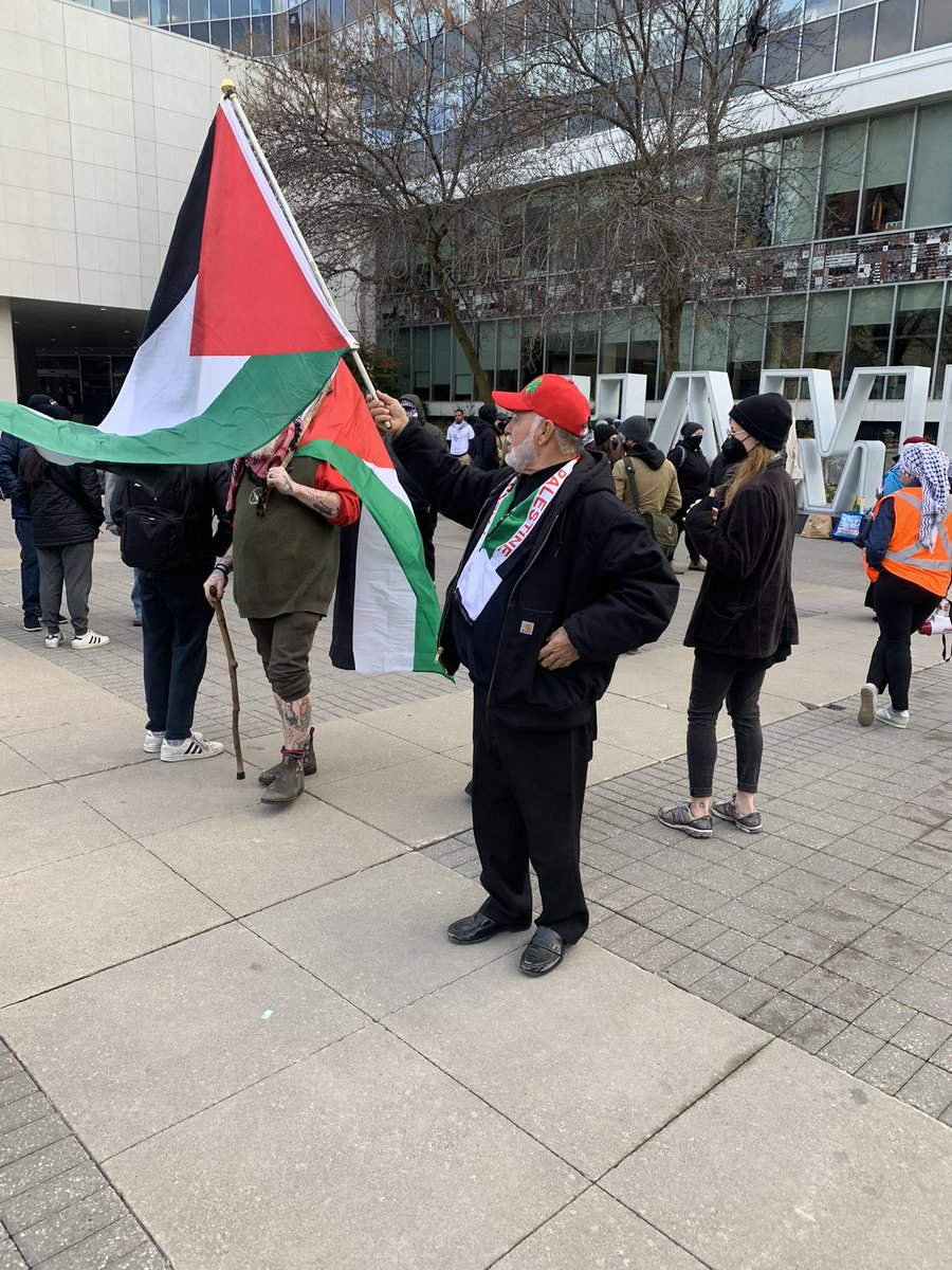 KElhalabi's tweet photo. تحية إجلال وإكبار إلى الشعب الفلسطيني الشقيق وغزة ستكون مقبرة الغزاة بإذن الله https://t.co/Xkfy8kr29D