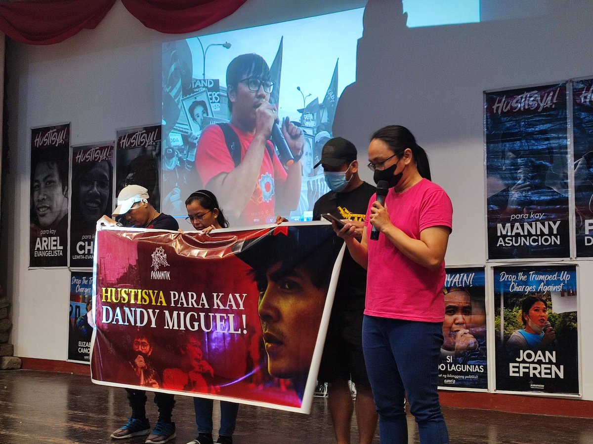 uplbperspective's tweet photo. TINGNAN: Pinaparangalan ng iba't ibang sektor ng Timog Katagalugan ang mga naging biktima ng Bloody Sunday Massacre.
Naganap ang masaker noong Marso 7, 2021, kung saan siyam na mga aktibista ang pinaslang at walo ang ilegal na inaresto ng mga puwersa ng estado.
#DefendST https://t.co/OJqJmj0xPP