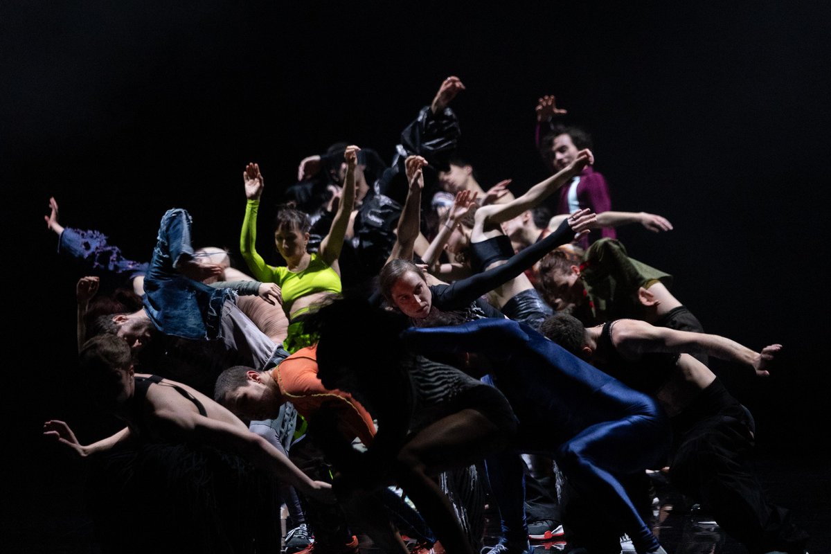 Hier soir à l'Opéra national de Lorraine, le CCN - Ballet de Lorraine donnait la deuxième représentation de son deuxième programme à Nancy. Virtuosité, inventivité et énergie et 10 minutes de standing ovation ! urlz.fr/pPfC #dansecontemporaine #balletdelorraine #nancy