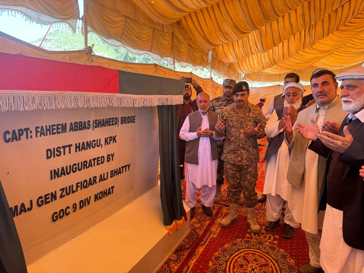 EmanKWazir's tweet photo. A poignant moment as GOC 9 Div and Ahmed Abbas, father of Shaheed Capt Faheem Abbas, join the renaming ceremony of Raisan Bridge. Their presence underscores the collective support and gratitude of the nation for our fallen heroes.

 #FaheemAbbas https://t.co/2DXG7OjcNY