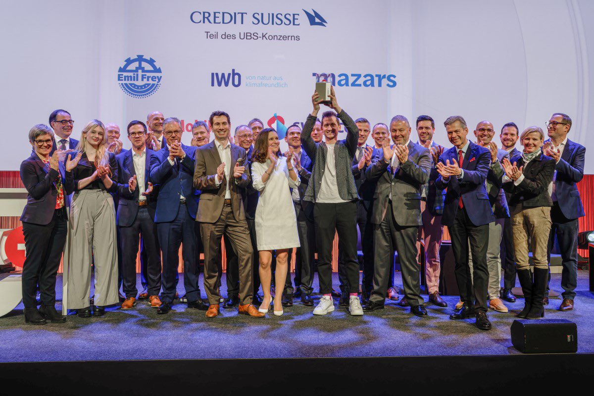 SVC_Swiss's tweet photo. Zusammen mit 890 Gästen durften wir diese Woche einzigarte KMU aus der Ostschweiz feiern. Gewinnerin des #PrixSVC Ostschweiz 2024 ist die Zindel United – herzliche Gratulation auch an alle Finalisten! Mehr erfahren: https://t.co/8cI8OkVJOo
@BILANZ @Handelszeitung @UZBusinesspress https://t.co/ic0csIDAO0